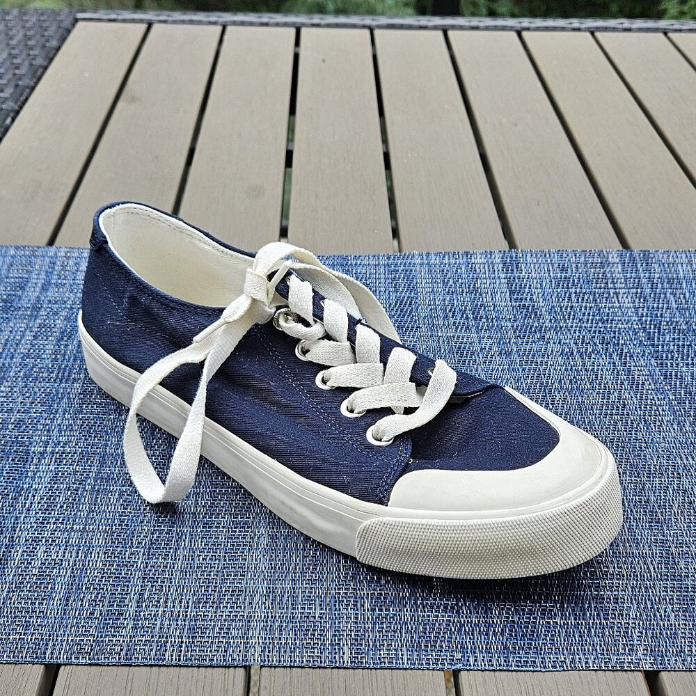 OLD NAVY - navy blue lace up canvas platform sneakers - size 9 - Picture 5 of 9